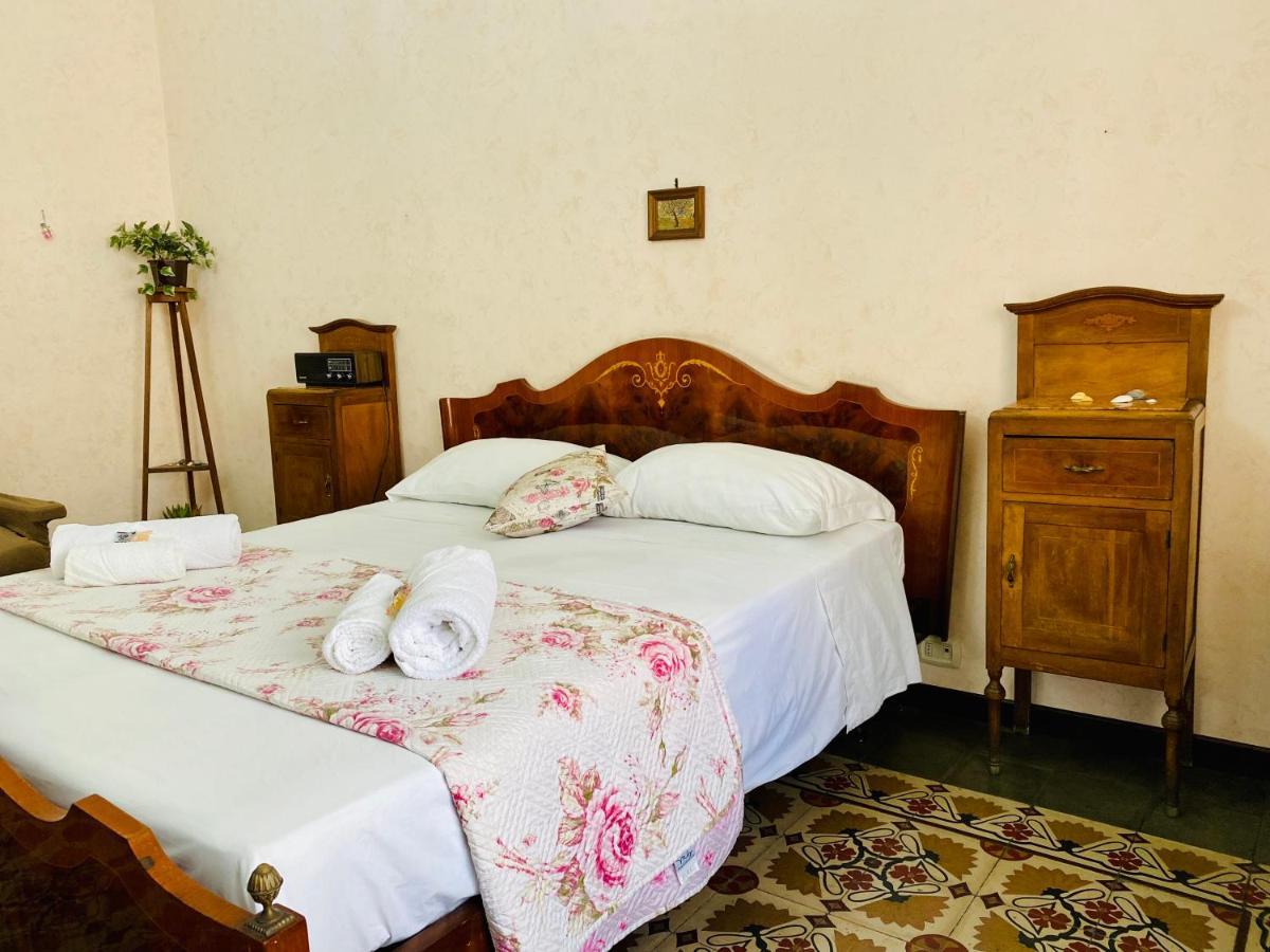 Zu Pippo'S House Apartment Catania Ngoại thất bức ảnh